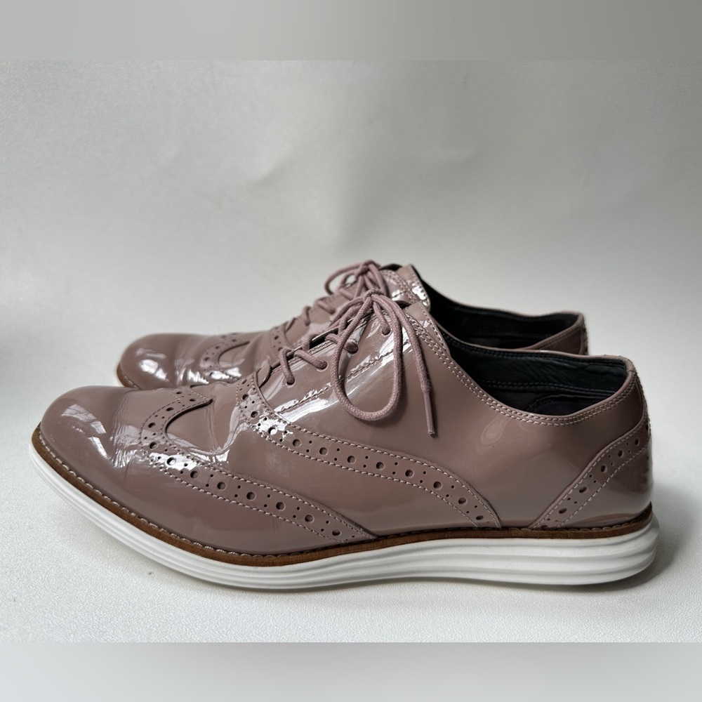 Cole Hann Wingtip Women’s Classic Lace-Up Shoes Size 9B